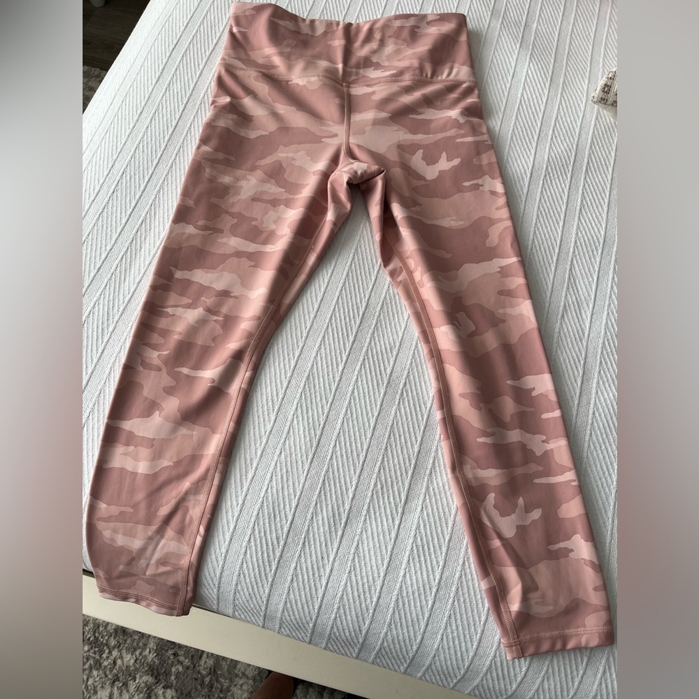 Athleta Women’s Elation Camo 7/8 Tight Leggings Size M Mauve